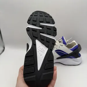 New Women's‎ Sz 7 Nike Air Huarache "Concord" sneakers DH4439-100 thumbnail 7