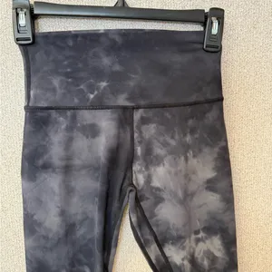 Zyia Active Womens Size‎ 6-8 Gray Midnight Hendrix Brilliant 7/8 Leggings. thumbnail 2
