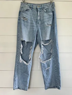 American Eagle Women’s 12 Short Highest Rise 90s Boyfriend Very Distressed Jeans thumbnail 1