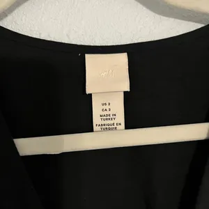 H&M Women’s Black Peplum Blouse Size 2 thumbnail 5
