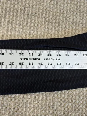 Lululemon Athletic Cropped 3/4 Dot Yoga Leggings Women’s Size 8 Black thumbnail 9