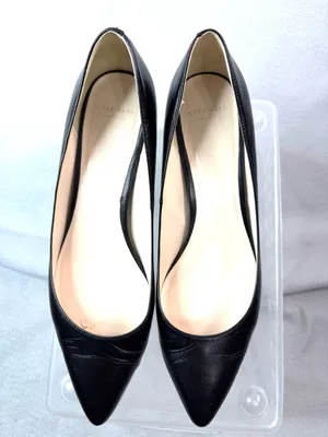 Cole Haan 8.5 Workwear Kitten Heel Black Leather Round-Toe Pumps - Funeral thumbnail 2