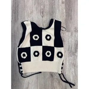 Zara Black Cream Checkered Crochet Flower Cropped Sweater Vest Size Small thumbnail 4