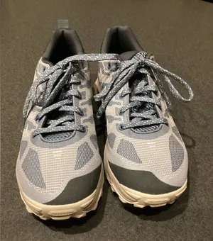 Women’s MERRELL hiking shoes 8.5 thumbnail 1