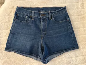 Levi’s Shorts thumbnail 1