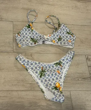 Bikini thumbnail 2