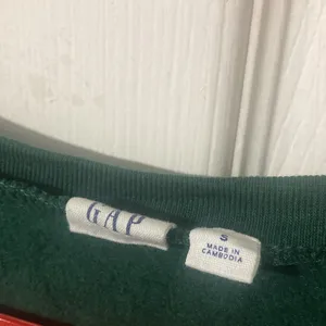 Gap Women’s Green/Pink Logo Sweatshirt Like New Size Small thumbnail 2