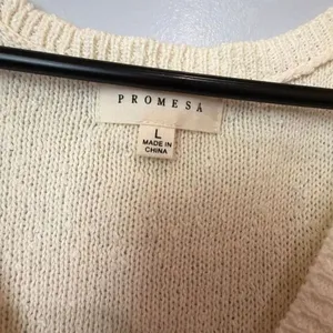 Promesa Women’s Large Ivory Knit Sweater Vest Fringe Hem Boho V-Neck Tank Top #1 thumbnail 4