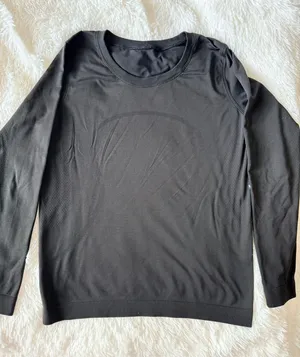Lululemon Black Long Sleeve Shirt Men’s thumbnail 1