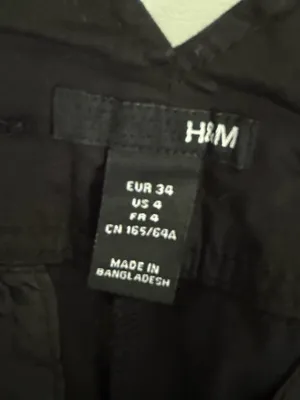 H&M Black Cropped Dress Pants thumbnail 4