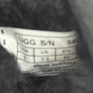 UGG Australia Classic Short II Black Suede Shearling Boots Women 9 thumbnail 6