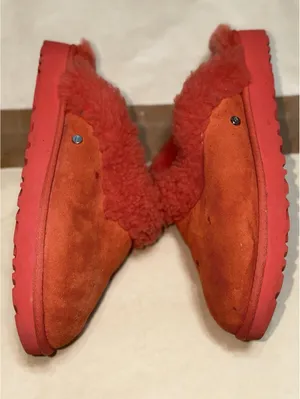 Size US 7 UGG Classic Slipper II Women’ Suede. thumbnail 1