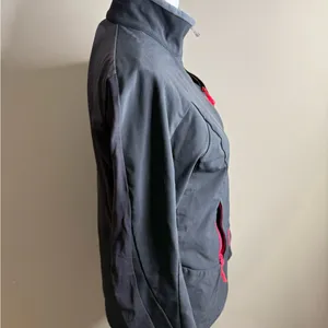 Salomon Women's Black Jacket with Pink Accents clima wind momentum jacket med thumbnail 5