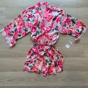 In Bloom by Jonquil Red and Pink Floral Ella Satin Robe NWT Size XL thumbnail 2