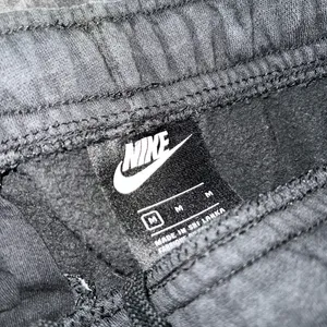 Nike Sweatpants in Black Size Medium thumbnail 5