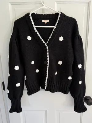 Peach Love California Floral Appliqué Cardigan Black‎ White Size Large thumbnail 1