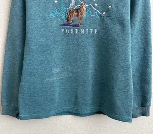 Vintage 90s Blue Yosemite Embroidered Wolf Mountain Crewneck Pullover Sweatshirt thumbnail 4