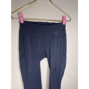Arc'teryx Oriel Legging 26" Inseam Womens SMALL Pockets Navy Blue Hiking thumbnail 2