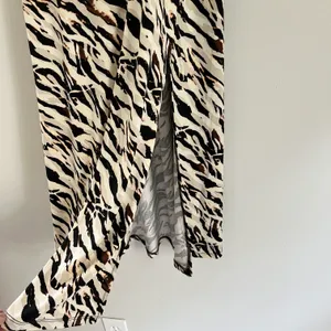 Torrid NWT Maxi Studio Knit Midi Dress Watercolor Zebra Tan Brown Orange Size 2X thumbnail 10