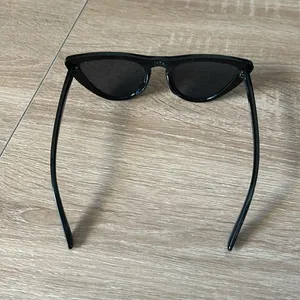 Black cat eye sunglasses thumbnail 4