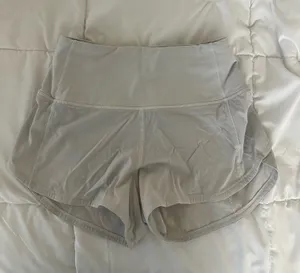 lululemon high rise 2.5 speed up shorts thumbnail 1