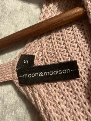 Moon & Maddison Pink sweater size small thumbnail 7