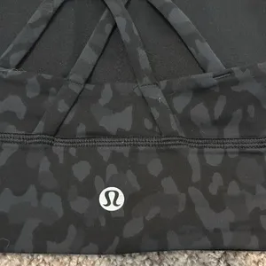 Lululemon Energy Bra High‎ Neck Long Line Camo Gray Black thumbnail 3