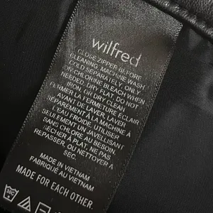 Aritzia‎ Wilfred The Melina Pant Black Vegan Leather Pants Size 8 thumbnail 11
