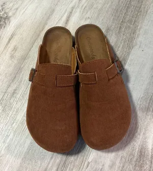 Outwoods Brown Clogs thumbnail 1