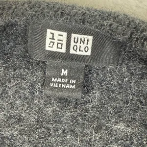 Uniqlo 100% Cashmere Crew Neck Sweater Dark Gray Heather M 351-429075 thumbnail 2