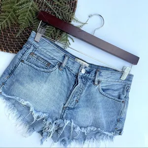 We The Free Women’s Shorts Blue Denim Button Fly Cut Off Distressed Size 26 thumbnail 1