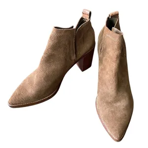 DOLCE VITA Suede Bootie Womens Sz 11 Tan Stacked Heel Pointed Toe thumbnail 2