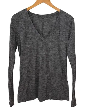Lululemon Long Sleeve V‎ Neck Top Thumb Hole Heathered Gray AthleticSize 6 thumbnail 1