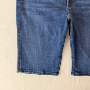 Levi's Classic Bermuda Shorts 33 Dark Wash Denim Jorts 90s Style thumbnail 10