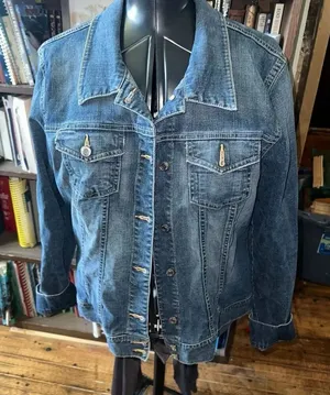 Old Navy distressed XXL classic minimalist denim jacket thumbnail 1
