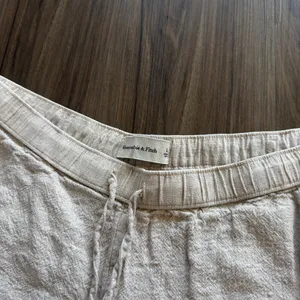 Abercrombie Linen Shorts thumbnail 2