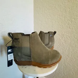 Sorel Evie II Waterproof Chelesa Bootie, Size 5.5 Stone Green, Leather/Suede NWT thumbnail 3