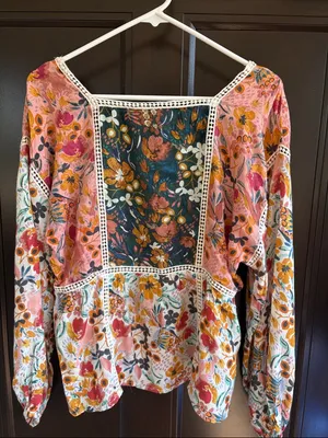 EUC Anthropologie Maeve Nikki Peasant Top Size Medium thumbnail 8