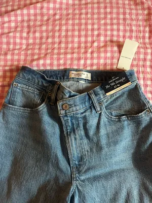 Abercrombie Curve Love ‘90s Straight Ultra High Rise Crossover Jeans thumbnail 3