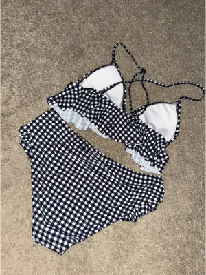 Cupshe Plaid ruffle bikini set thumbnail 4
