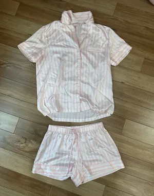 Victoria's Secret Pajama Set Satin Pink thumbnail 1