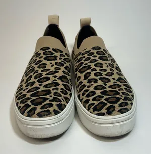 Vintage Reebok Women’s Y2K Size 7 Tan and Black Slip-On Shoes thumbnail 1