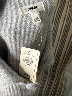 Aerie XS fall winter trendy minimalist poetcore cabincore indie librarian sweate thumbnail 4
