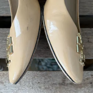 Tory Burch Patent Leather Pointy-Toe‎ Logo Flat Size 8 A30 thumbnail 12