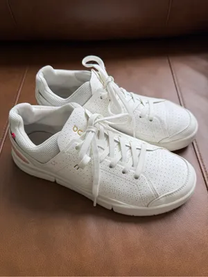 On Running THE ROGER Centre Court Tennis Sneakers Women’s Size 8 White Woodrose thumbnail 2