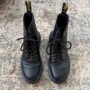 Dr. Martens Luana Black Leather Lace Up Combat Boots AW004 Women US 8 thumbnail 2