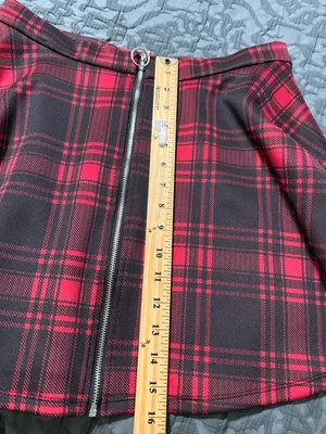 Hot Topic size medium women’s goth skater skirt black and red plaid o-ring thumbnail 3