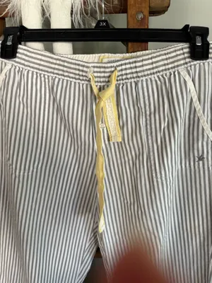 Aerie size medium grey and white pants thumbnail 2