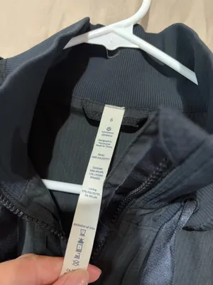 Lululemon black jacket thumbnail 2