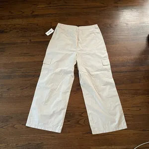 Calvin Klein Wide-Leg Cargo Pants thumbnail 2